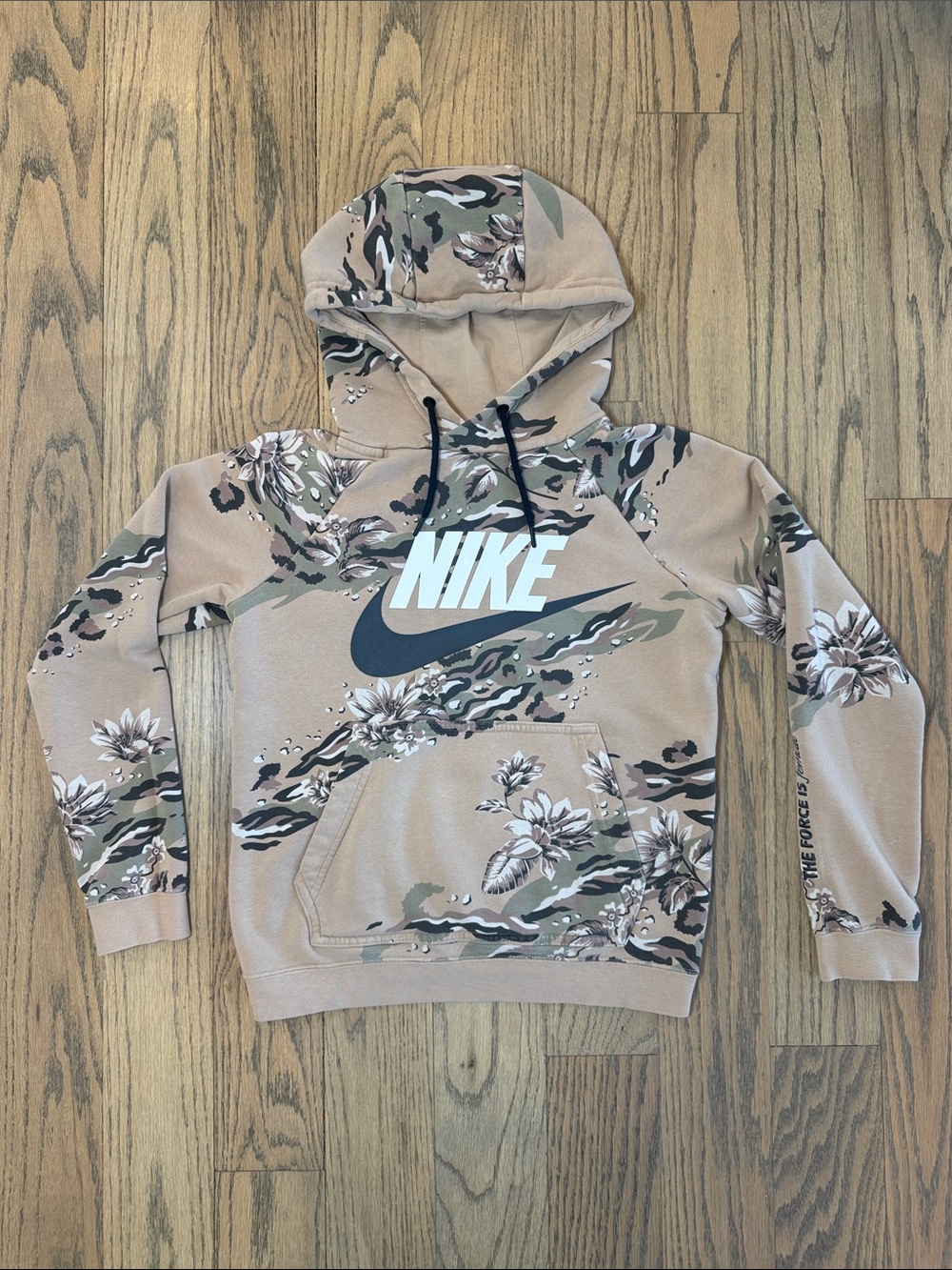 Nike Women’s Tan Floral Camo Pullover Hoodie Size X-Small